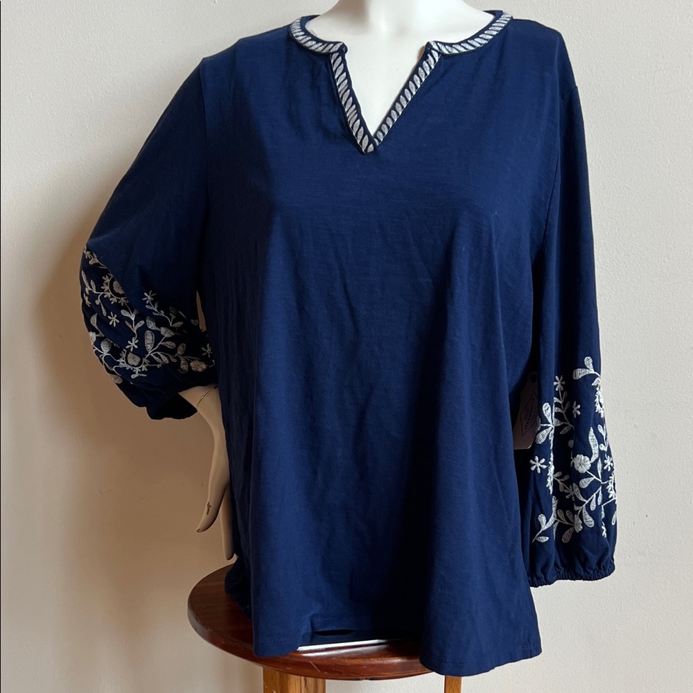St. John's Bay peasant blouse Dark balloon sleeve with Light Embroidery